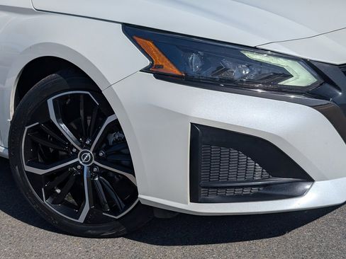 Used 2023 Nissan Altima 2.5 SR image 10