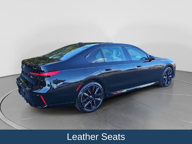 Used 2023 BMW 740i w/ Executive Package RWD image 4