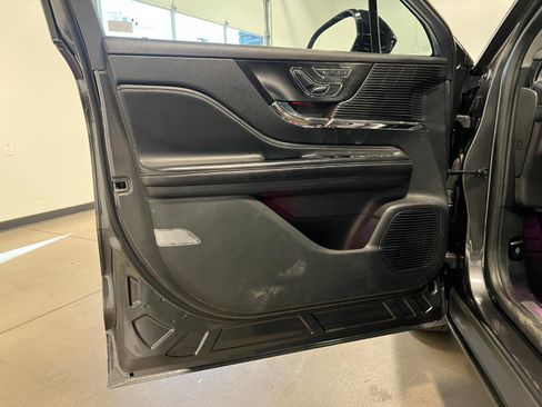 Used 2020 Lincoln Corsair AWD w/ Premium Package image 26