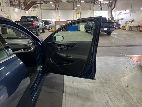 Used 2022 Chevrolet Malibu LT FWD image 22