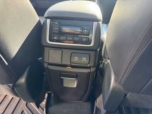 Used 2020 Subaru Ascent Limited w/ Technology Package image 18