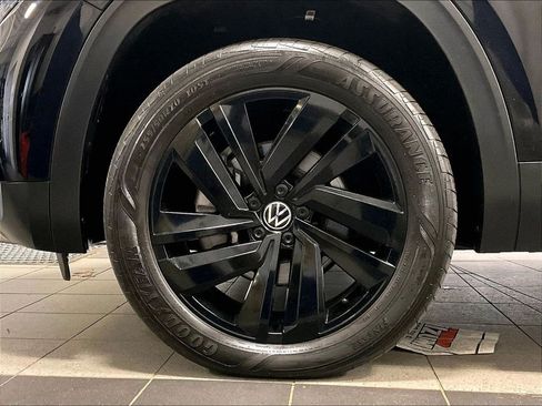 Used 2023 Volkswagen Atlas Cross Sport SE AWD/4WD image 7