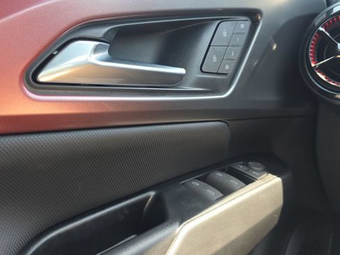 Used 2025 Chevrolet Equinox EV RS w/ Convenience Package II FWD image 11