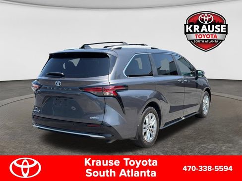 Used 2025 Toyota Sienna Limited AWD/4WD image 8