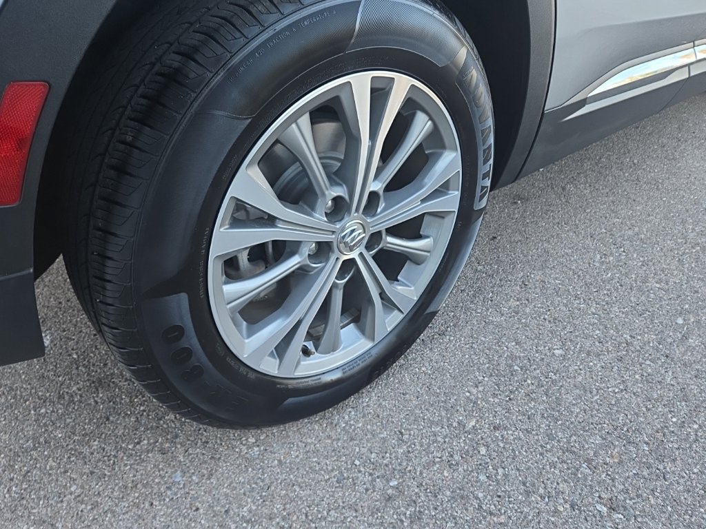 Used 2023 Buick Envision Preferred FWD image 42