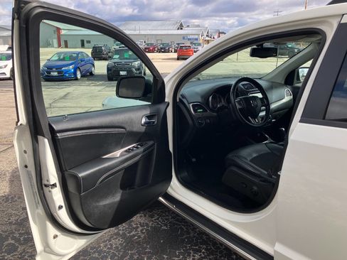 Used 2018 Dodge Journey Crossroad w/ Popular Equipment Group image 9
