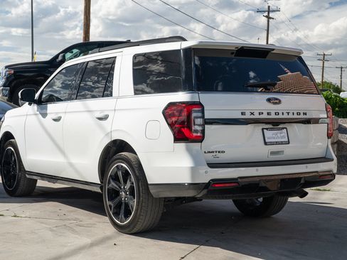 Used 2023 Ford Expedition Limited AWD/4WD image 5