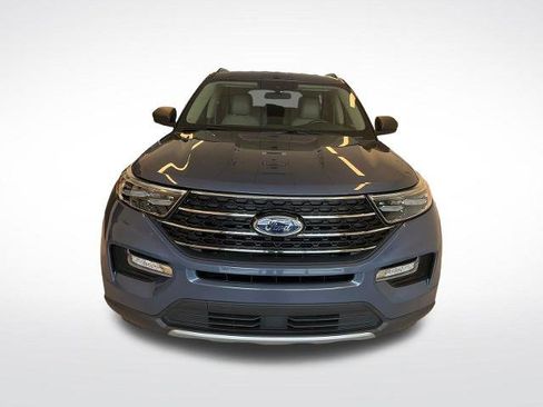 Certified 2021 Ford Explorer XLT w/ Equipment Group 202A RWD image 5