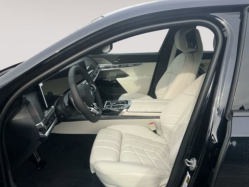 New 2026 BMW 750e xDrive AWD/4WD image 9