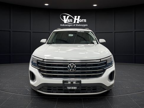 Used 2024 Volkswagen Atlas SE AWD/4WD image 2