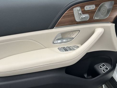 New 2026 Mercedes-Benz GLE 450e 4MATIC image 11