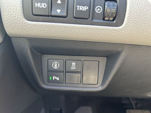 Used 2018 Honda Accord Touring image 19