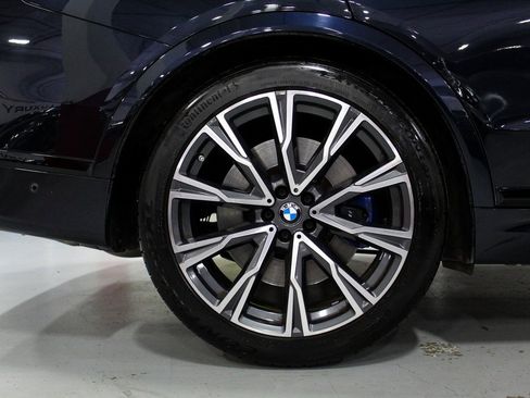 Used 2022 BMW X7 M50i w/ Dynamic Handling Package image 39