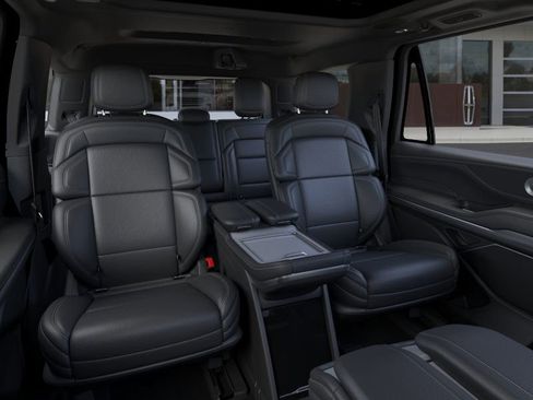 New 2026 Lincoln Navigator Reserve w/ Jet Appearance Package image 11