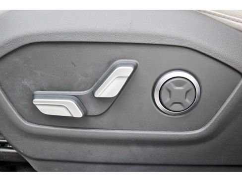 Used 2025 Hyundai Santa Fe Limited FWD image 29