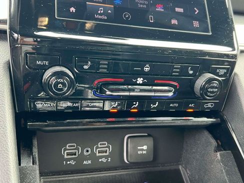 Certified 2022 Jeep Grand Cherokee Altitude AWD/4WD image 29
