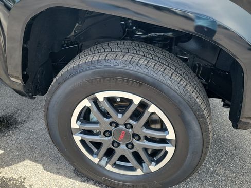 Used 2025 Toyota Tacoma TRD Sport AWD/4WD image 8