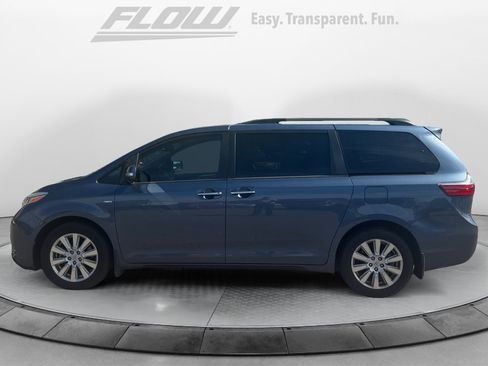 Used 2017 Toyota Sienna Limited Premium AWD/4WD image 4