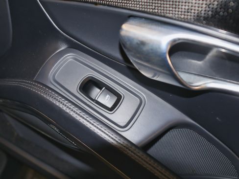 Used 2014 Porsche 911 Turbo S image 40