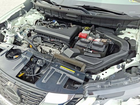 Used 2018 Nissan Rogue SL w/ Premium Package image 29