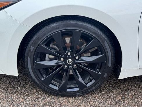 Used 2020 Nissan Maxima SR w/ Sport Mat Group image 3