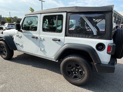 Used 2025 Jeep Wrangler Unlimited Sport AWD/4WD image 10