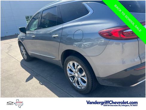Used 2019 Buick Enclave Avenir w/ Avenir Technology Package FWD image 11