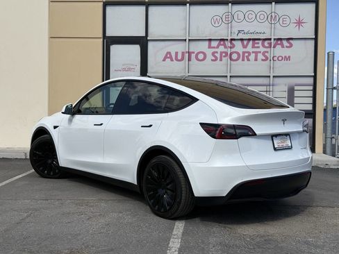 Used 2022 Tesla Model Y Long Range AWD/4WD image 9