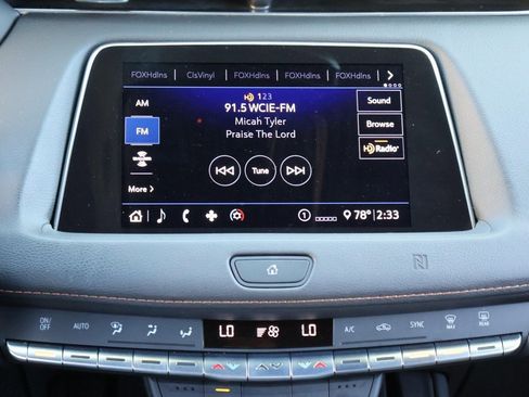 Used 2020 Cadillac XT4 Sport w/ Cold Weather Package image 16