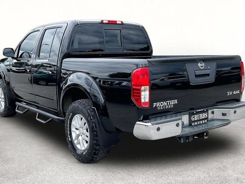 Used 2017 Nissan Frontier SV w/ SV Value Truck Package AWD/4WD image 15