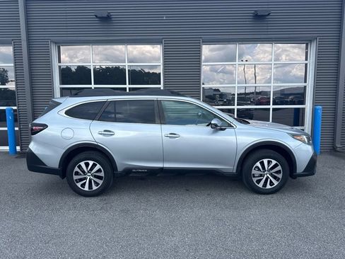 Used 2020 Subaru Outback Premium AWD/4WD image 4