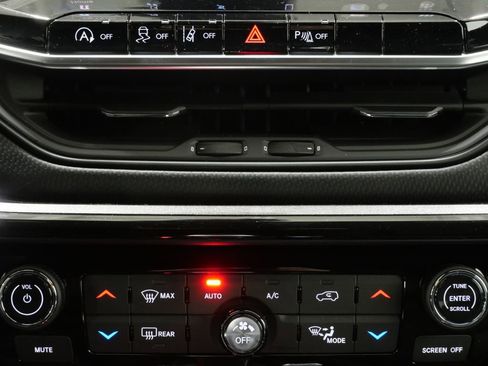 New 2026 Jeep Compass Limited image 19