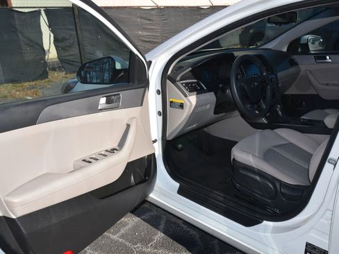 Used 2017 Hyundai Sonata SE image 38