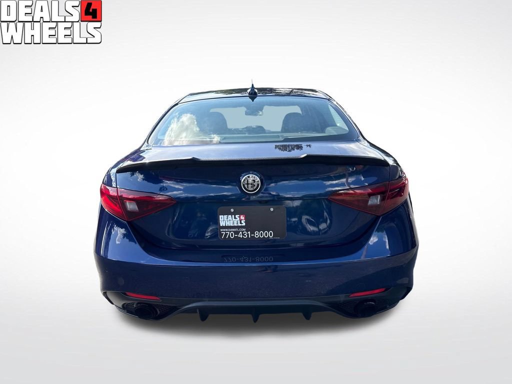 Used 2018 Alfa Romeo Giulia AWD image 4