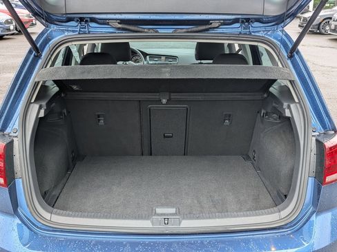 Used 2019 Volkswagen Golf S image 25