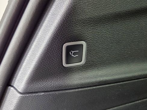 New 2026 Chrysler Pacifica Limited w/ S Appearance Package image 12