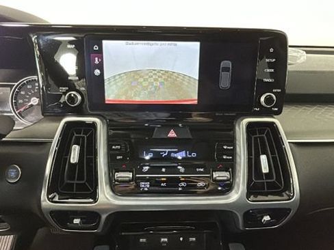 Used 2022 Kia Sorento SX w/ Panoramic Sunroof Package AWD/4WD image 24