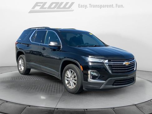 Used 2022 Chevrolet Traverse LT image 1