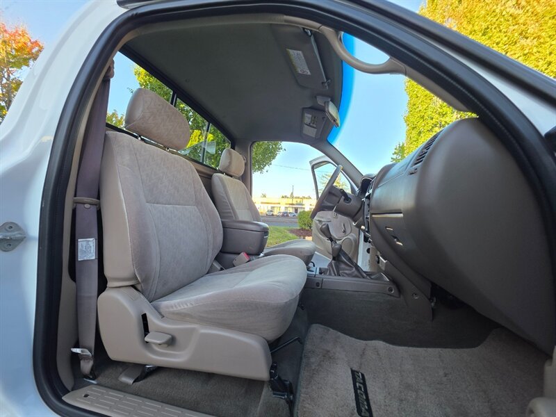 Used 2001 Toyota Tacoma 4x4 Regular Cab w/ Enhancement Pkg image 16