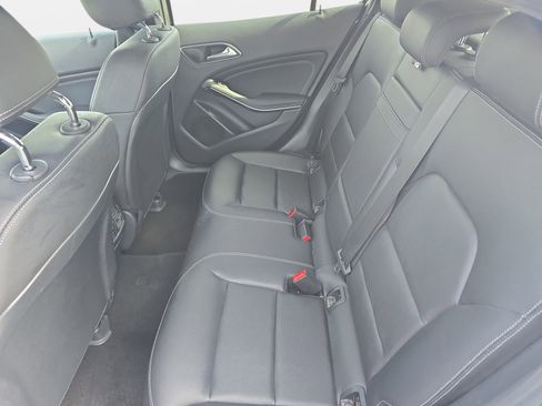 Used 2019 Mercedes-Benz GLA 250 4MATIC image 14