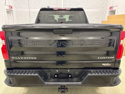 Used 2020 Chevrolet Silverado 1500 Custom w/ Custom Value Package AWD/4WD image 5