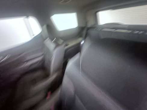 Used 2023 GMC Acadia SLT FWD image 28