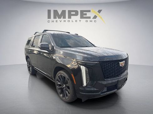 Used 2025 Cadillac Escalade Sport Platinum w/ LPO, ONYX Package AWD/4WD image 7