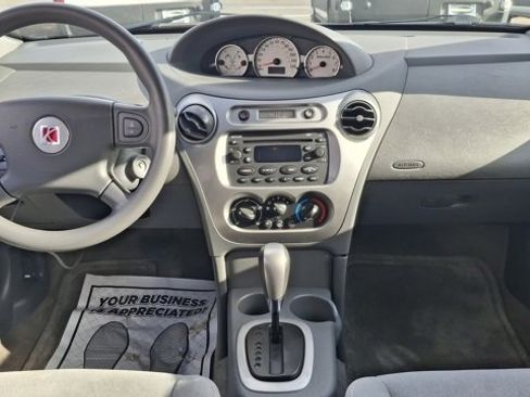 Used 2005 Saturn ION Level 3 w/ Travel Pkg image 3