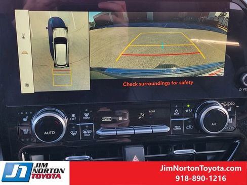 Used 2025 Toyota Highlander Platinum image 21