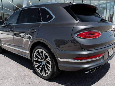 Certified 2024 Bentley Bentayga AWD/4WD image 9