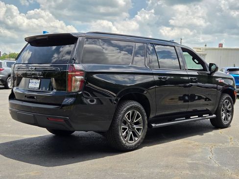 Used 2024 Chevrolet Suburban Z71 AWD/4WD image 6