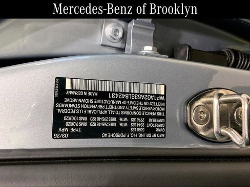 Used 2025 Porsche Macan S AWD/4WD image 33