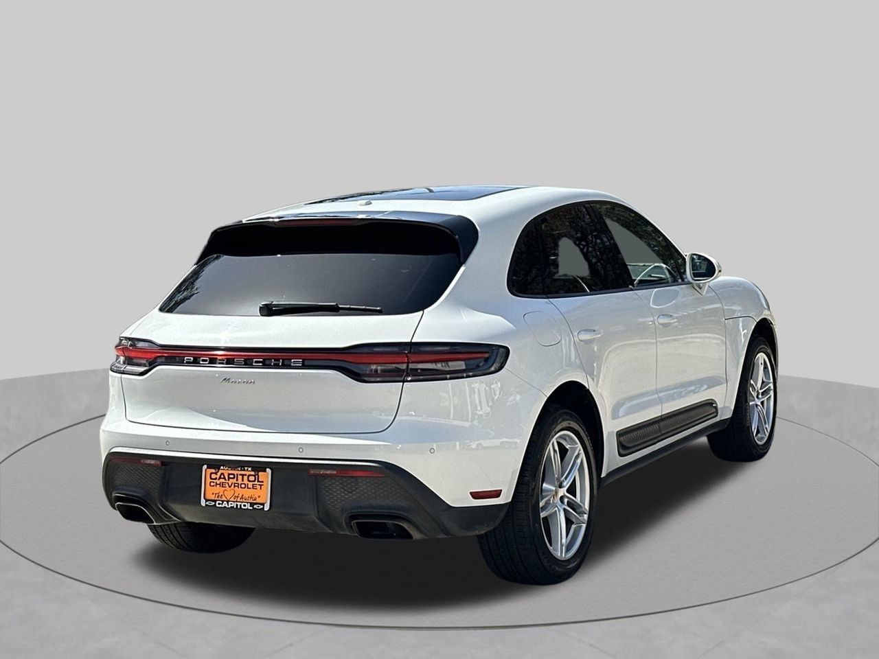 Used 2022 Porsche Macan AWD/4WD image 5