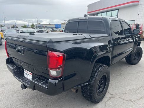 Used 2021 Toyota Tacoma SR AWD/4WD image 4